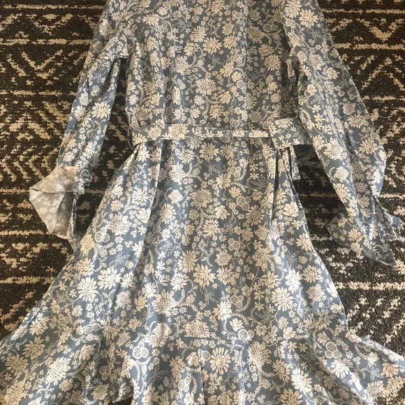 Dress - Picture 4 of 6